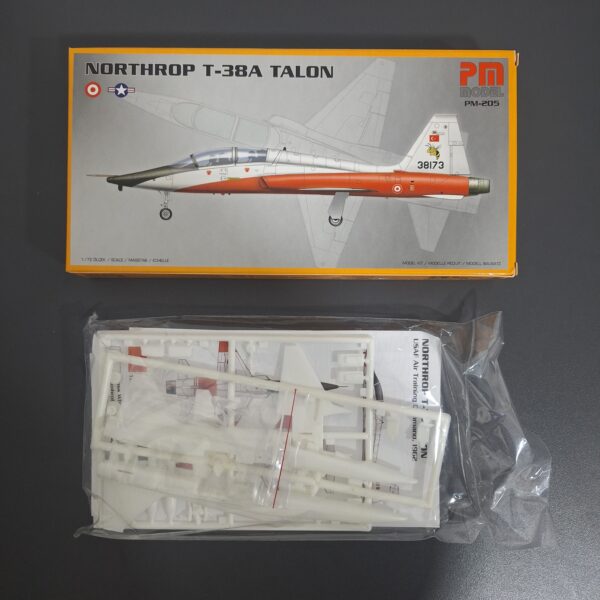 Maketa aviona NORTHROP T 38A TALON - Image 3